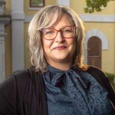 Photo of Ellen Owens